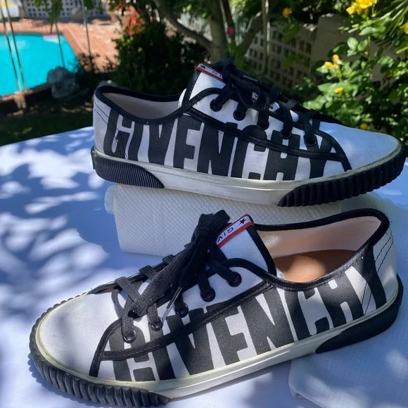 Authentic Givenchy Black & White Canvas Logo Sneakers Size 39 (US 9)